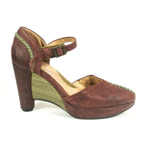 John Fluevog Red Leather Stitch Closed Toe Heels - Picture 2 of 9